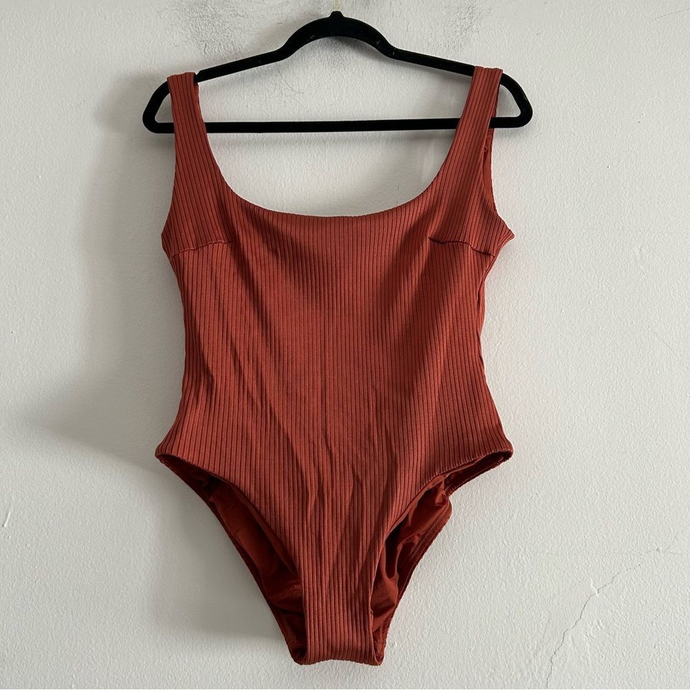 Monday Swimwear Sardinia One Piece Swimsuit in Copper Rib Size V 12-14